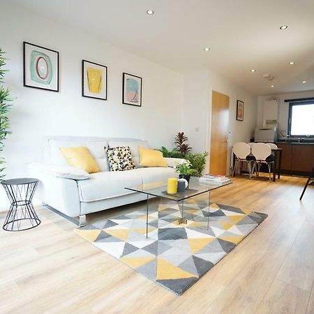 Perfectly Located Stunning Apartment London Eksteriør billede