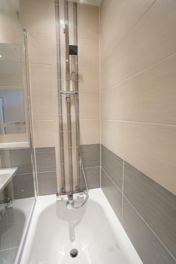 Perfectly Located Stunning Apartment London Eksteriør billede